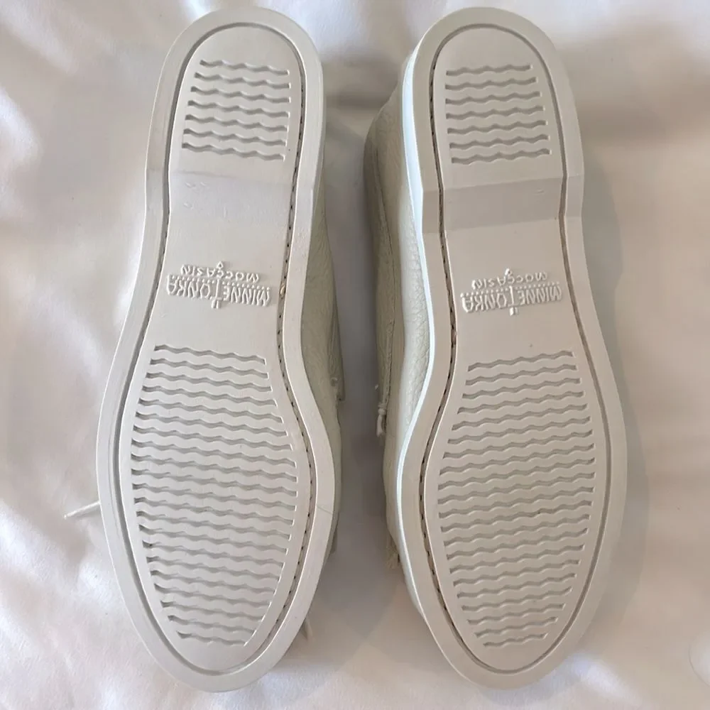 MINNETONKA LEATHER MOCCASINS.  NEW.